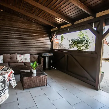 Verandas Vendeghaz Prázdninový dům *